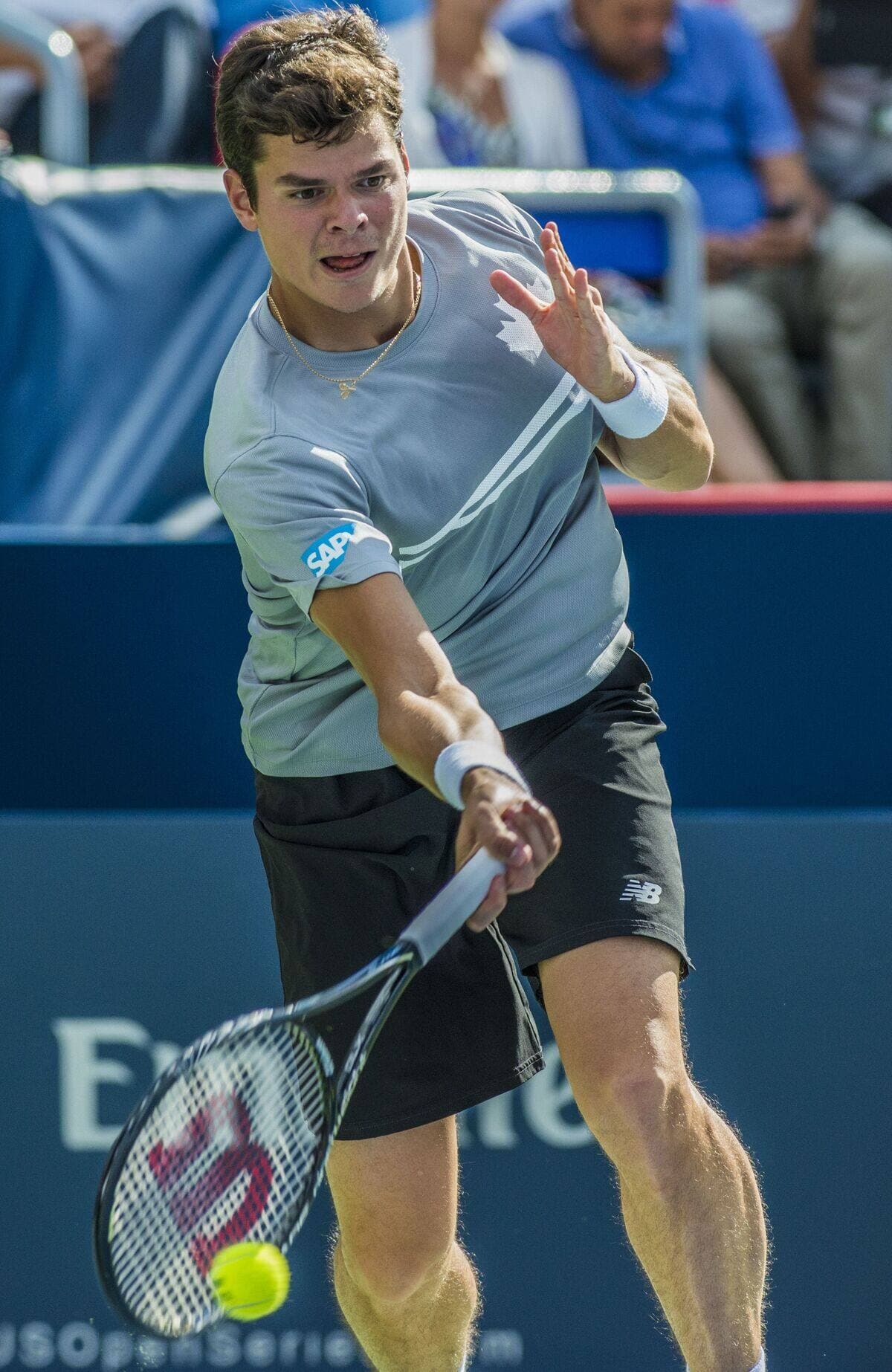 Milos Raonic lors de sa demi-finale à Montréal, en 2013, durant laquelle il avait battu son compatriote Vasek Pospisil.