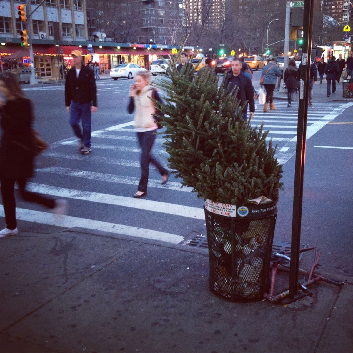 Idéalement, on ne le met pas à la poubelle.