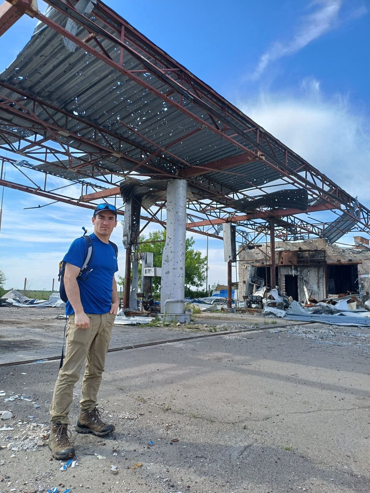 Le Québécois Dereck Blouin-Perry en est à sa deuxième mission humanitaire en solo en Ukraine, dans la région de Kherson.