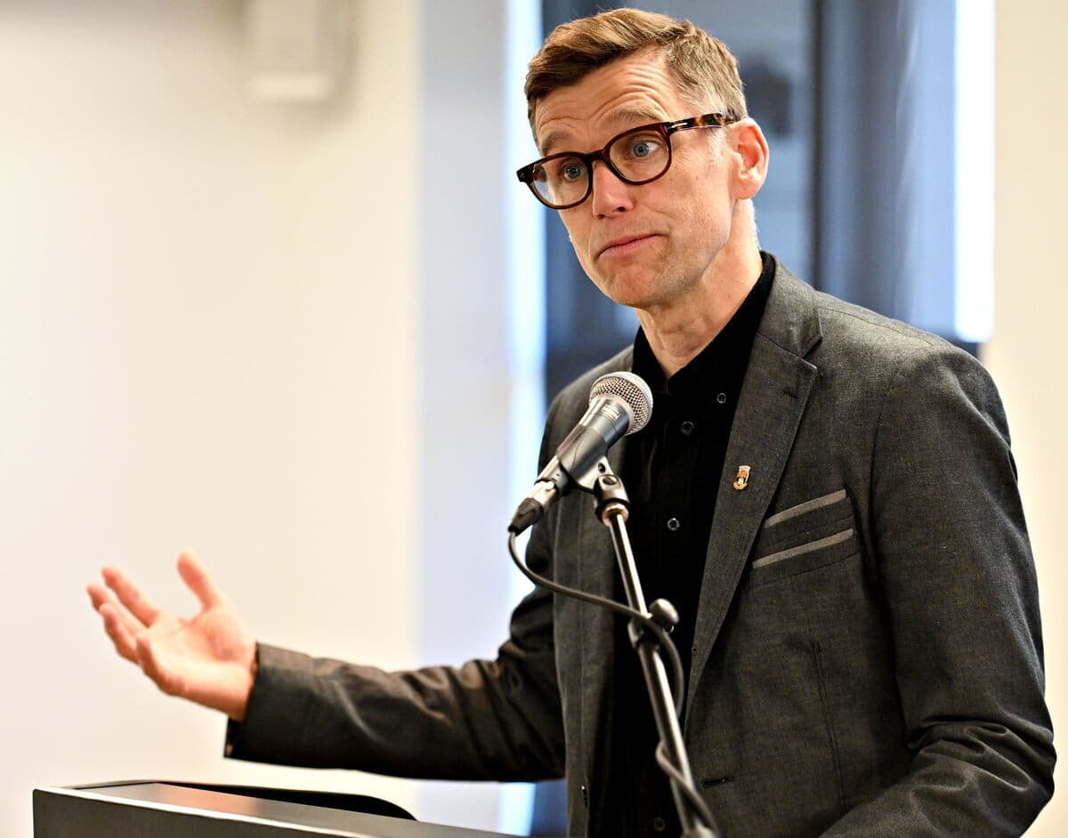 Le maire de Québec, Bruno Marchand, au Piolet, à Loretteville.