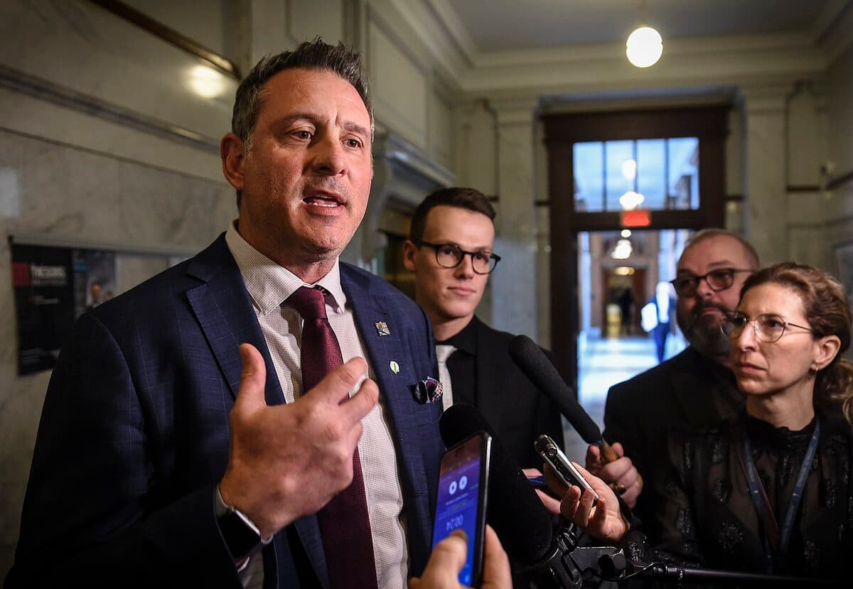 Le député libéral Enrico Ciccone au Parlement de Québec, en février 2020.