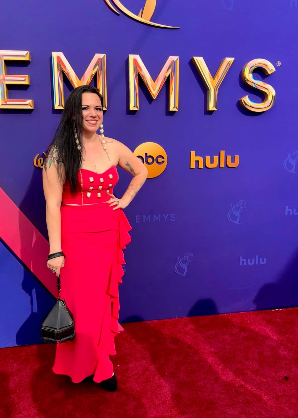 Un décor de plus en plus fréquent pour Geneviève Gros-Louis, celui du tapis rouge d'un grand gala américain.