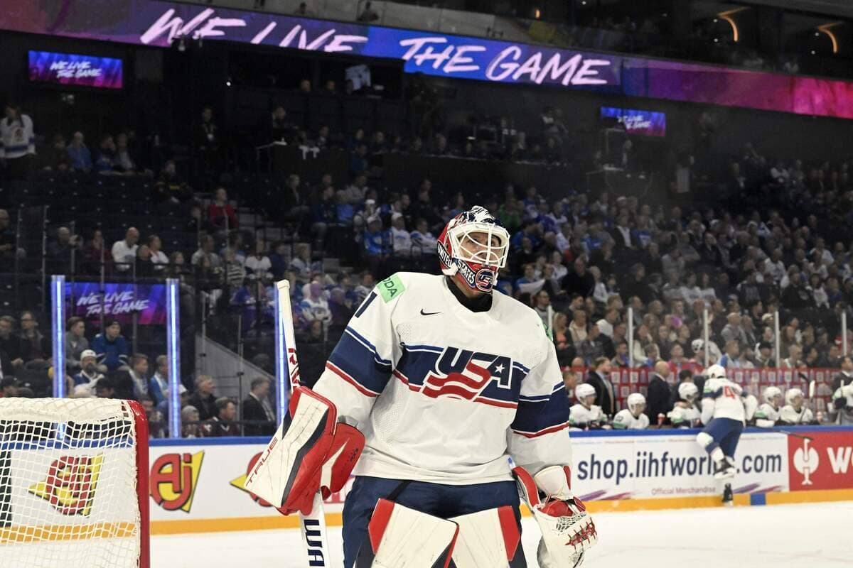 Casey DeSmith a représenté les États-Unis aux récents Championnats du monde de hockey, en mai, en Finlande.