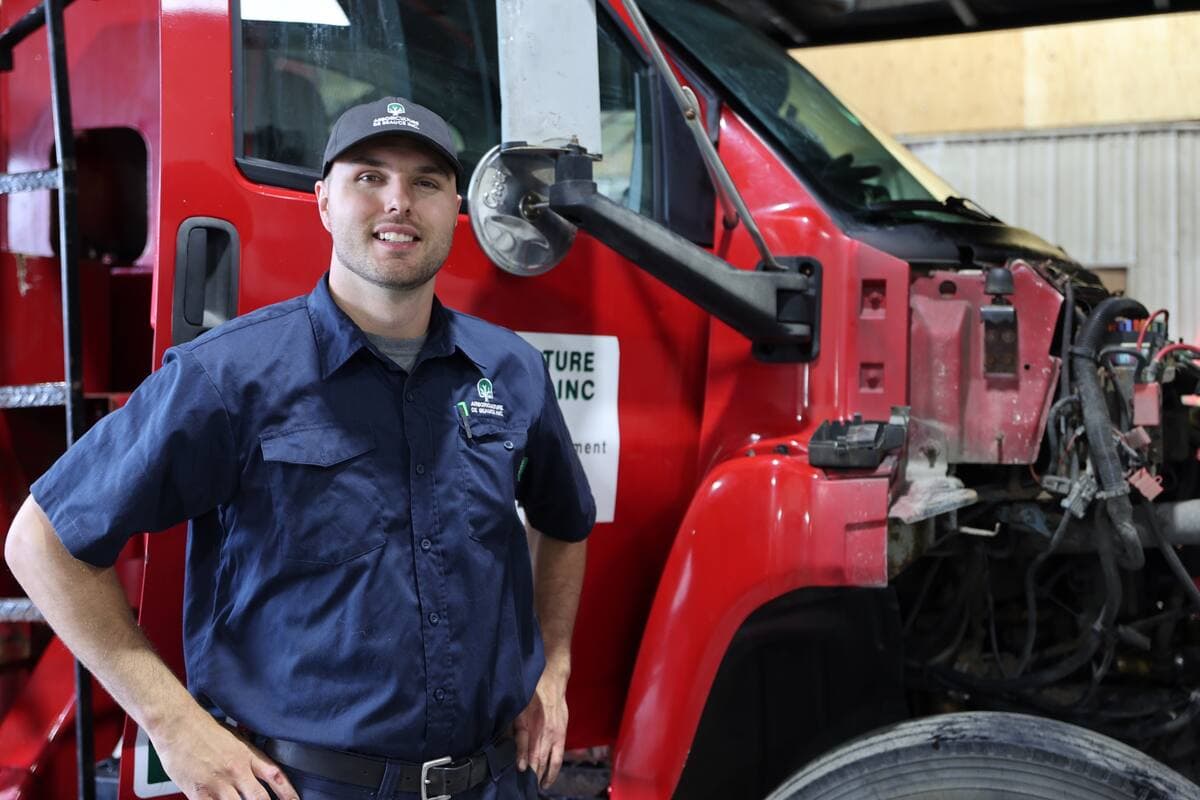 Bachelier en administration des affaires, Vincent Bolduc a décidé d’aller étudier en mécanique de véhicules lourds routiers, un choix qu’il ne regrette pas.