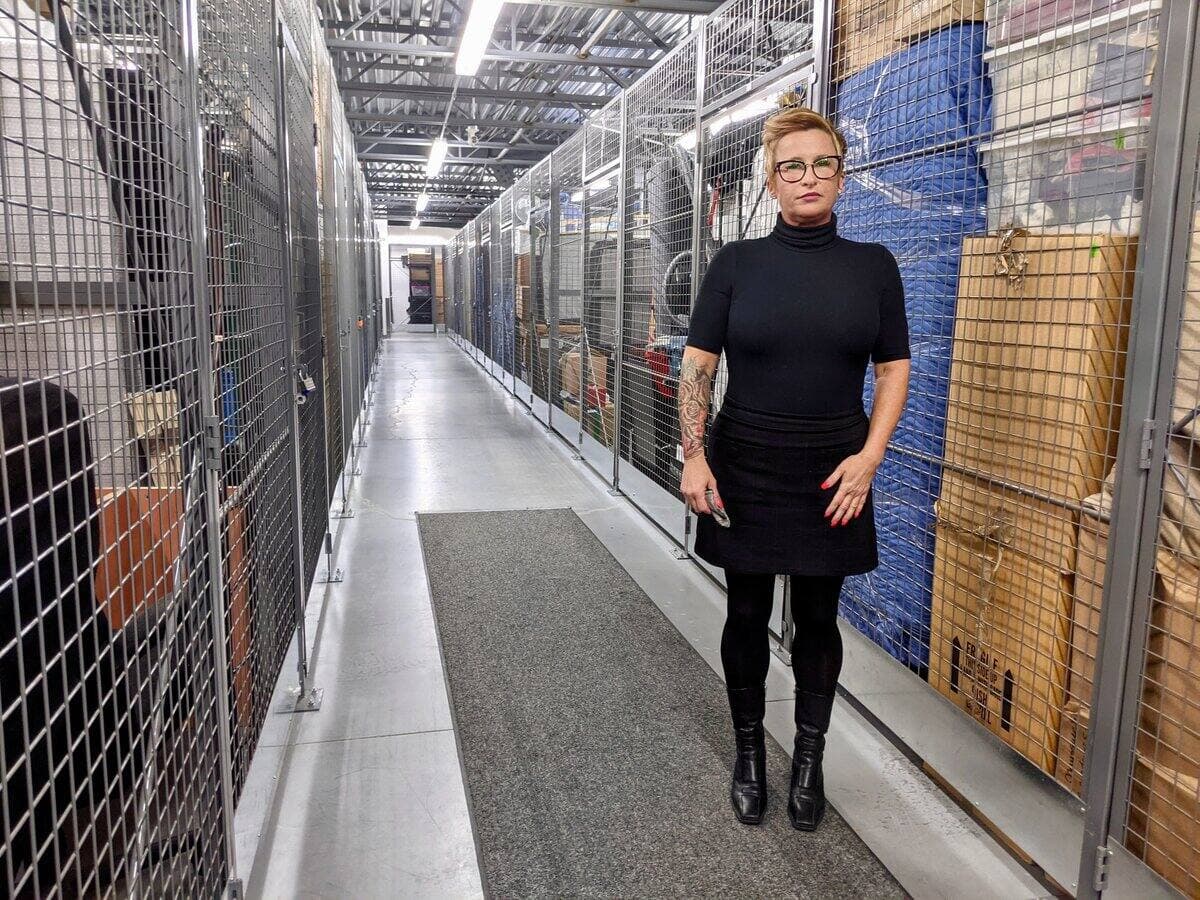 La propriétaire de Prix Modique – Déménagement et Entreposage, Chantale Paquet, ici dans son commerce, affirme avoir annulé trois déménagements d'aînés, en avoir déplacé plusieurs et refusé plus d'une dizaine.