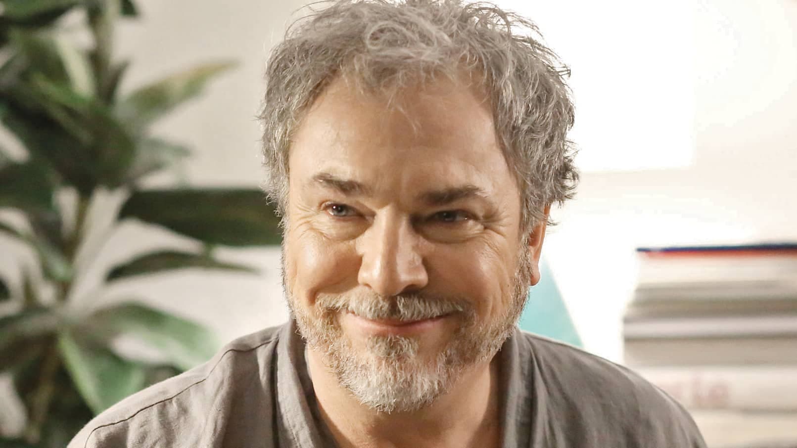 Christian refuse de vieillir et collectionne les conquêtes.