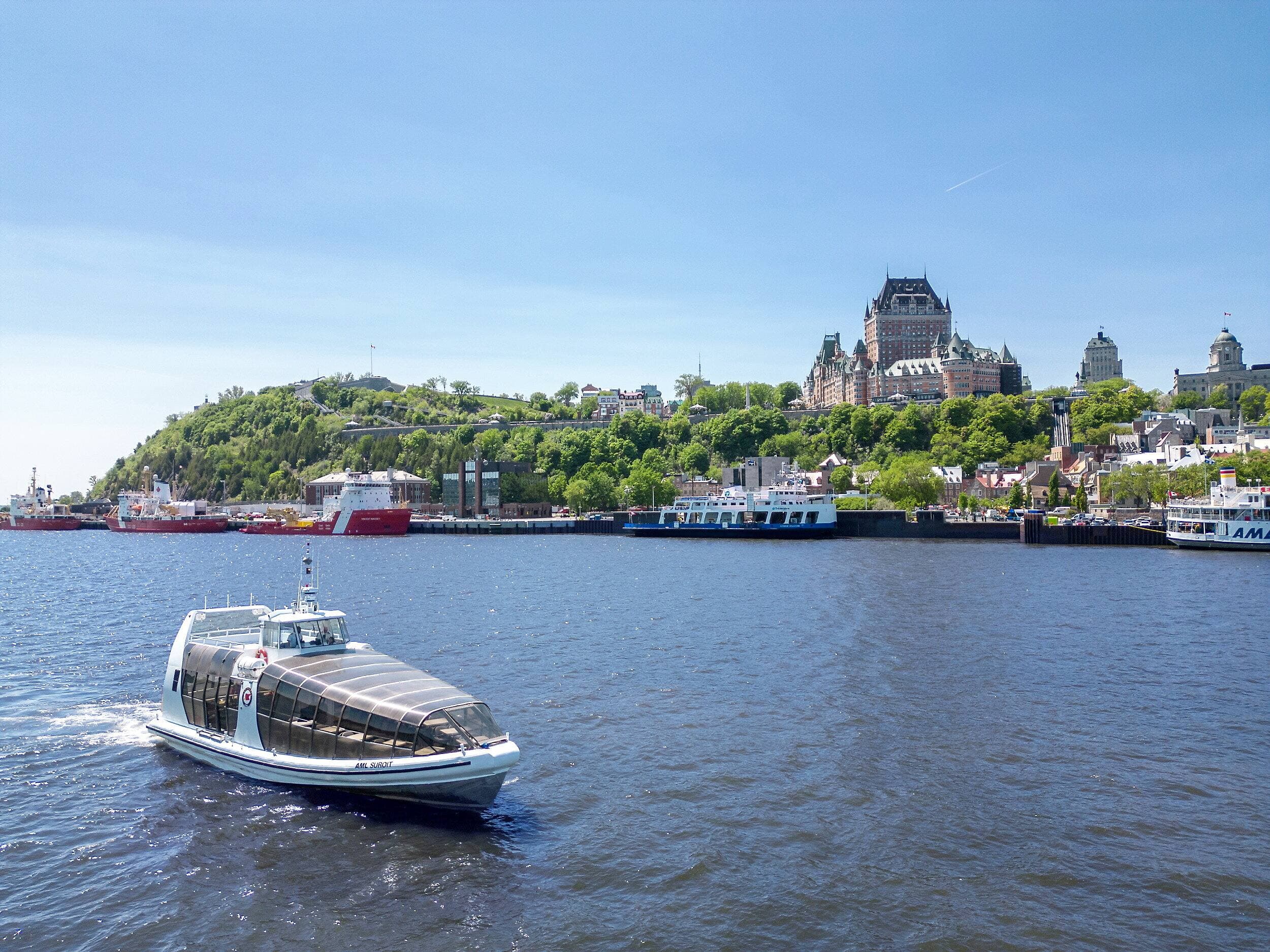 La navette fluviale entre Québec et Sainte-Anne-de-Beaupré.