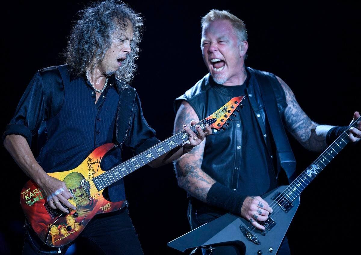 Kirk Hammett et James Hetfield lors du concert de Metallica au Festival d’été, en 2017.