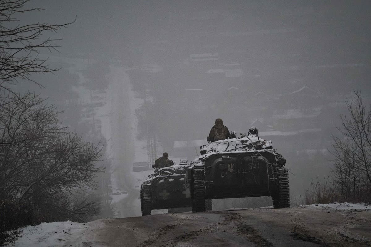 Dans tanks ukrainiens dans la région de Donetsk.