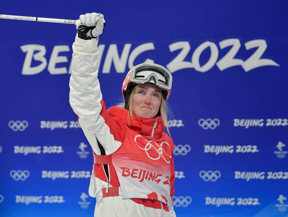 Grugée par l’émotion, la cadette des trois sœurs a salué ceux qui ont reconnu son courage à la fin de la descente.