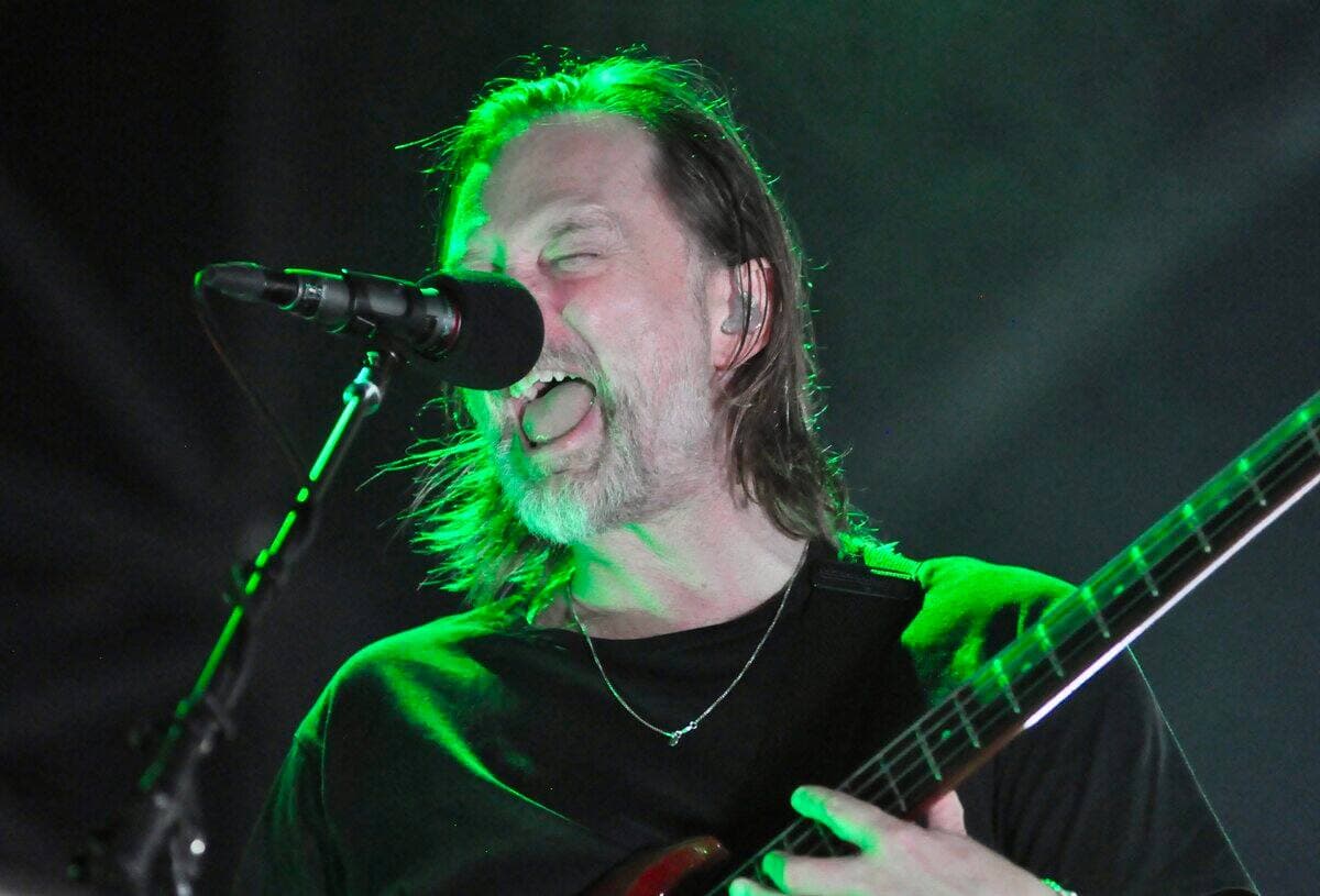 Thom Yorke aux commandes du concert de The Smile, au parc de la Francophonie, vendredi soir.