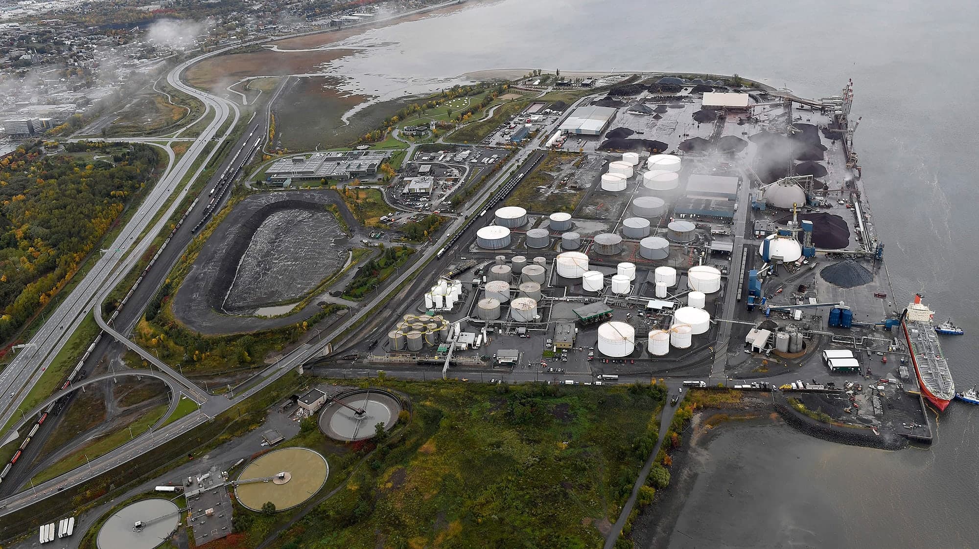 Vue aérienne du secteur du port de Quebec, mercredi le 30 septembre 2020. 
STEVENS LEBLANC/JOURNAL DE QUEBEC/AGENCE QMI)