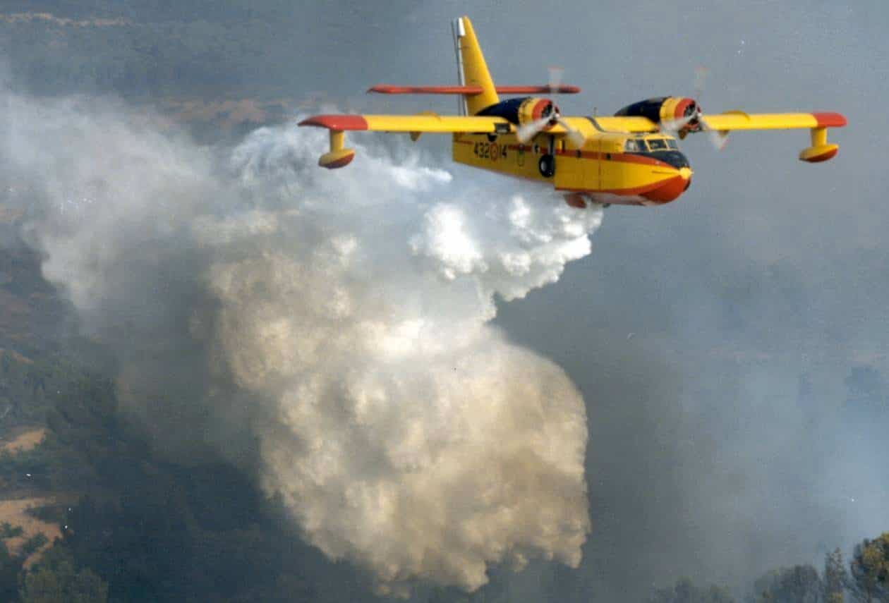 Un Canadair CL-215 en action en Espagne.