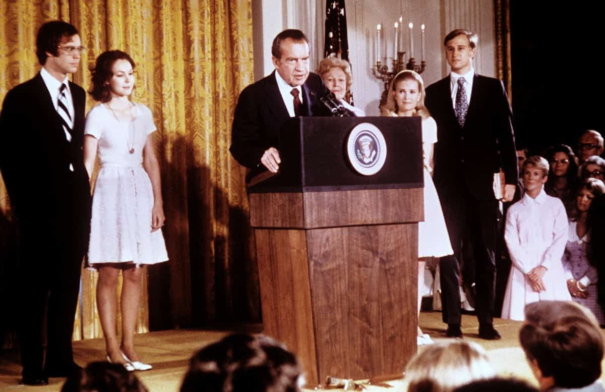 Sur cette photo d'archive prise en août 1974, le président républicain américain Richard Nixon prononce un discours à la Maison Blanche après sa démission de la présidence après le scandale du Watergate. Richard Nixon avait été élu en 1968 et réélu en 1972.