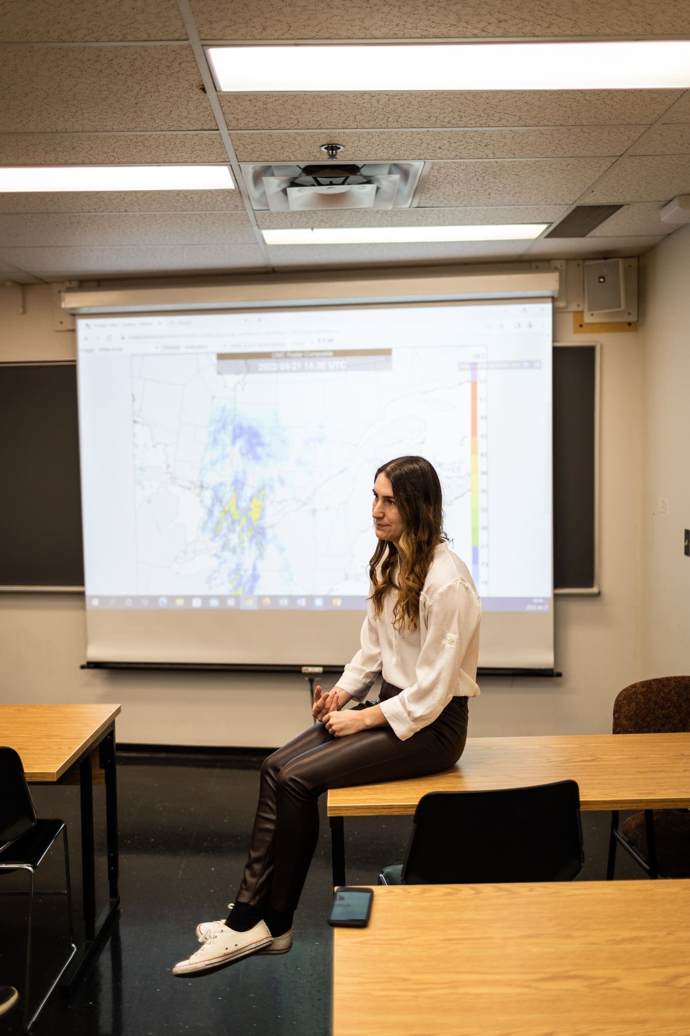 Catherine Aubry dans une salle de cours de l'UQAM.