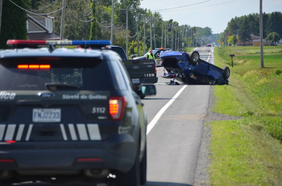 La conductrice de 33 ans a été éjectée du véhicule sous l'impact.