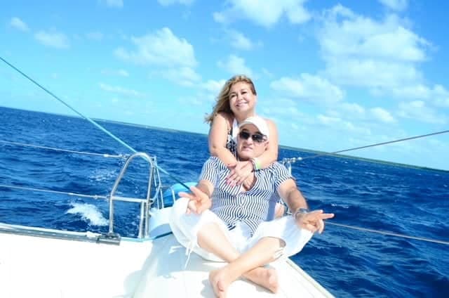 Betty Osorio et son époux Patricio Retamal, en voyage peu avant son décès à l'âge de 56 ans en République dominicaine, en novembre 2021.