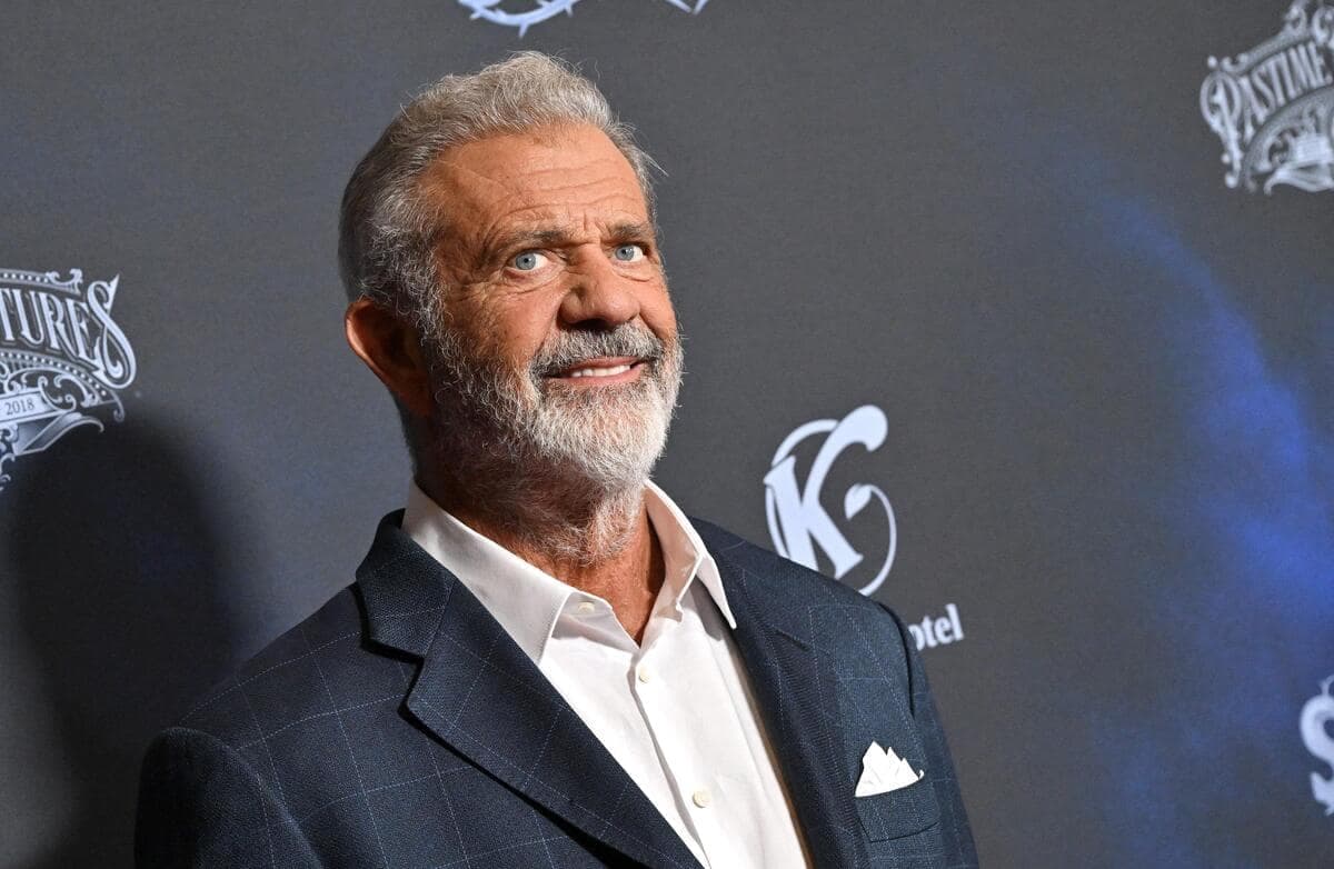 Mel Gibson a vertement dénoncé le travail du gouverneur de la Californie, Gavin Newsom, en lien avec les incendies qui ravagent Los Angeles.