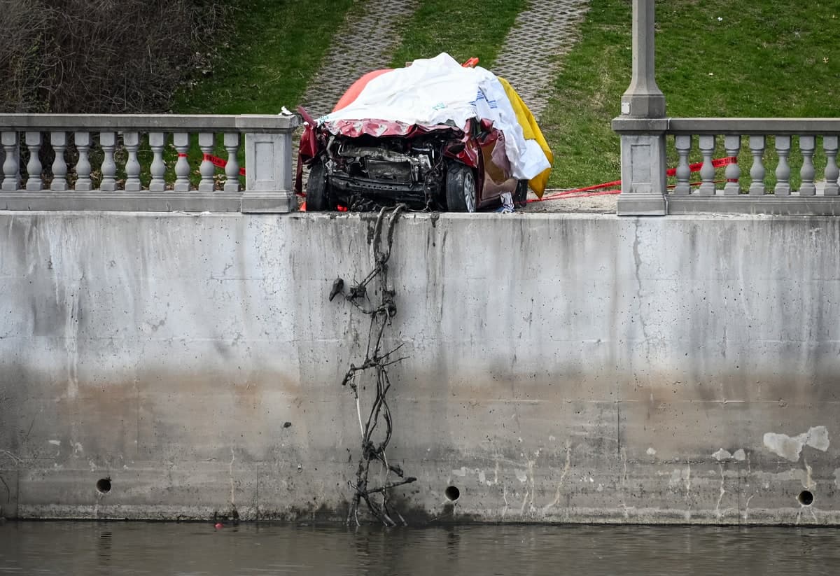 Le véhicule qui aurait été conduit par le suspect, Vincent Claude Belair.