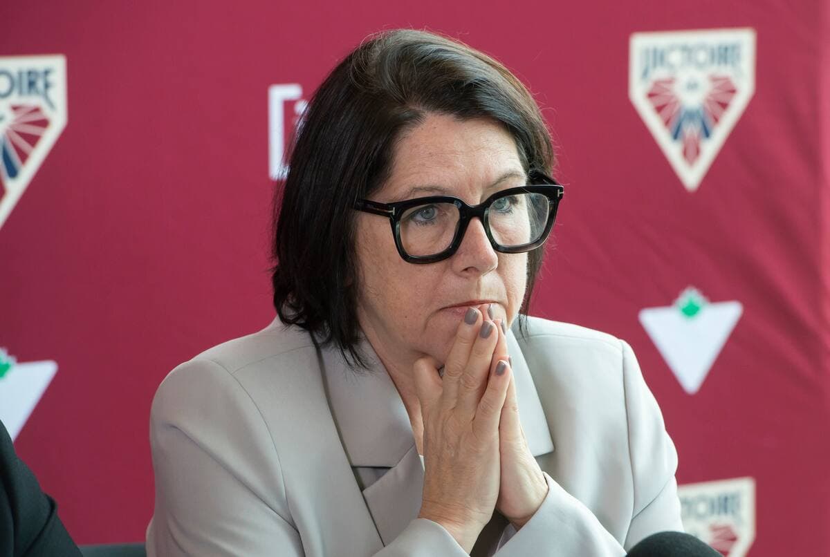 La directrice générale Danièle Sauvageau lors du bilan de fin de saison de la Victoire de Montréal à l’Auditorium de Verdun, le 20 mai 2025.