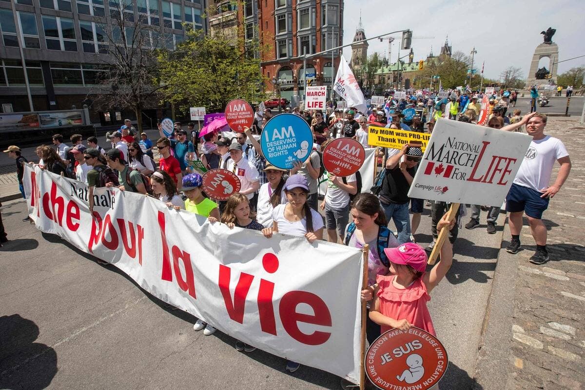 De nombreux enfants étaient présents lors de la marche à Ottawa.