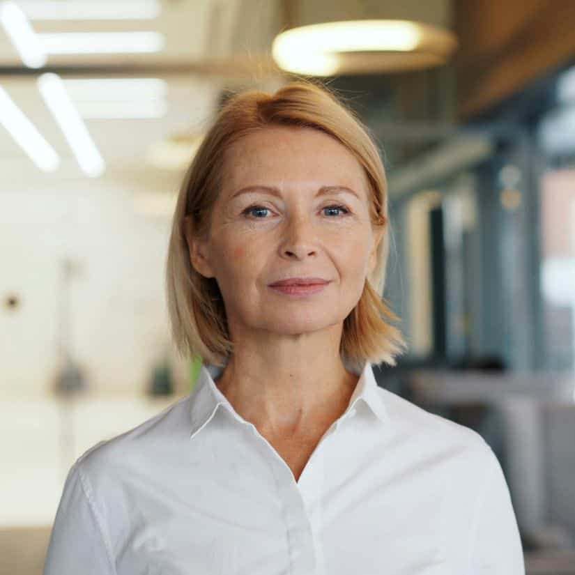 La couleur de cheveux qui vieillit à éviter