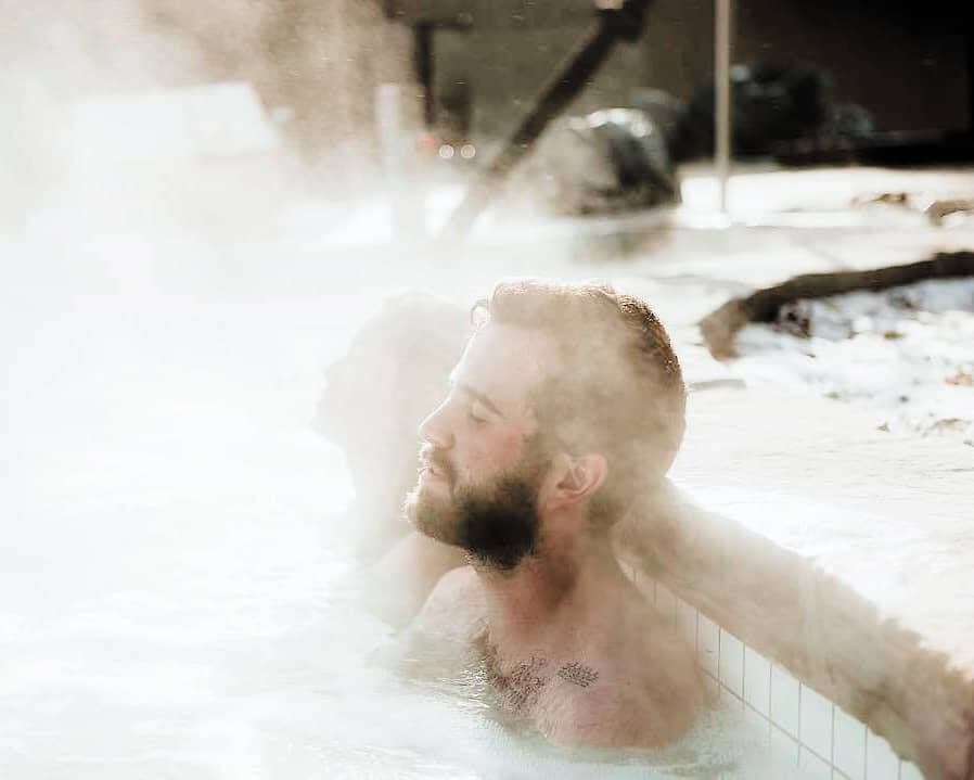 Forfait « L’immersion » avec massage, soin visage, charcuteries, bières et bains, 189 $ stromspa.com