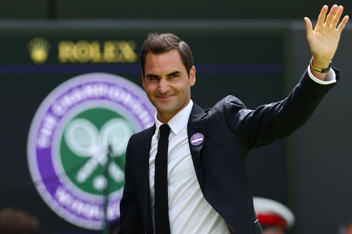Participant aux célébrations du 100e anniversaire du court central de Wimbledon, Roger Federer a reçu une ovation monstre, dimanche.