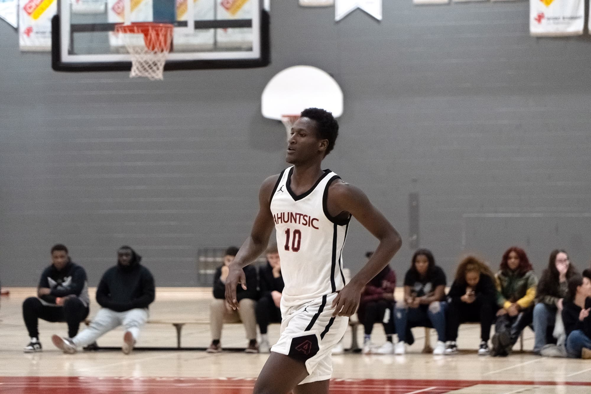 Khaly Amadou Thiam fait écarquiller les yeux depuis le début de la saison avec les Aigles du Collège Ahunstic.