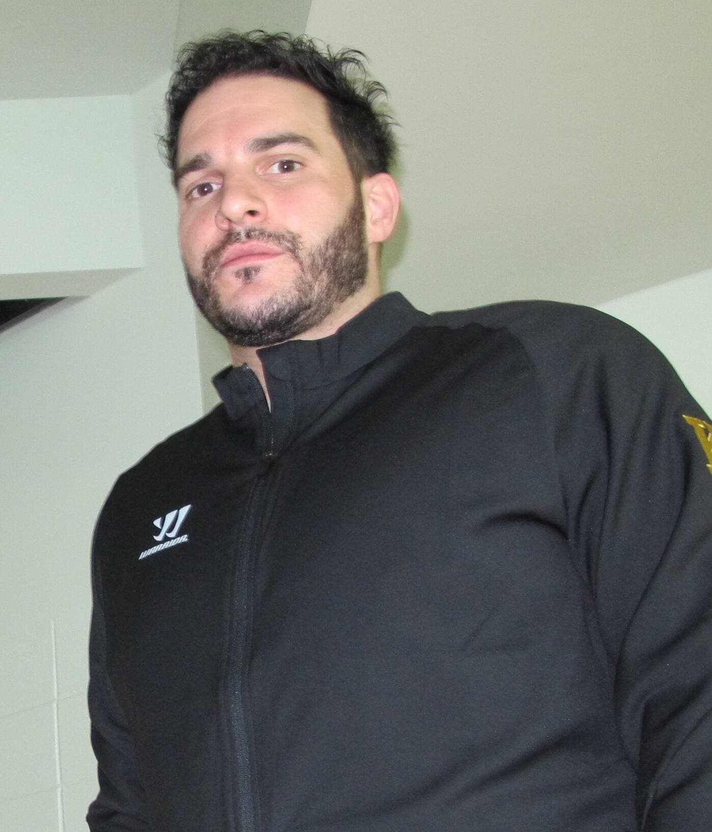 L’entraîneur-chef des Frontenacs de Kingston, Luca Caputi.