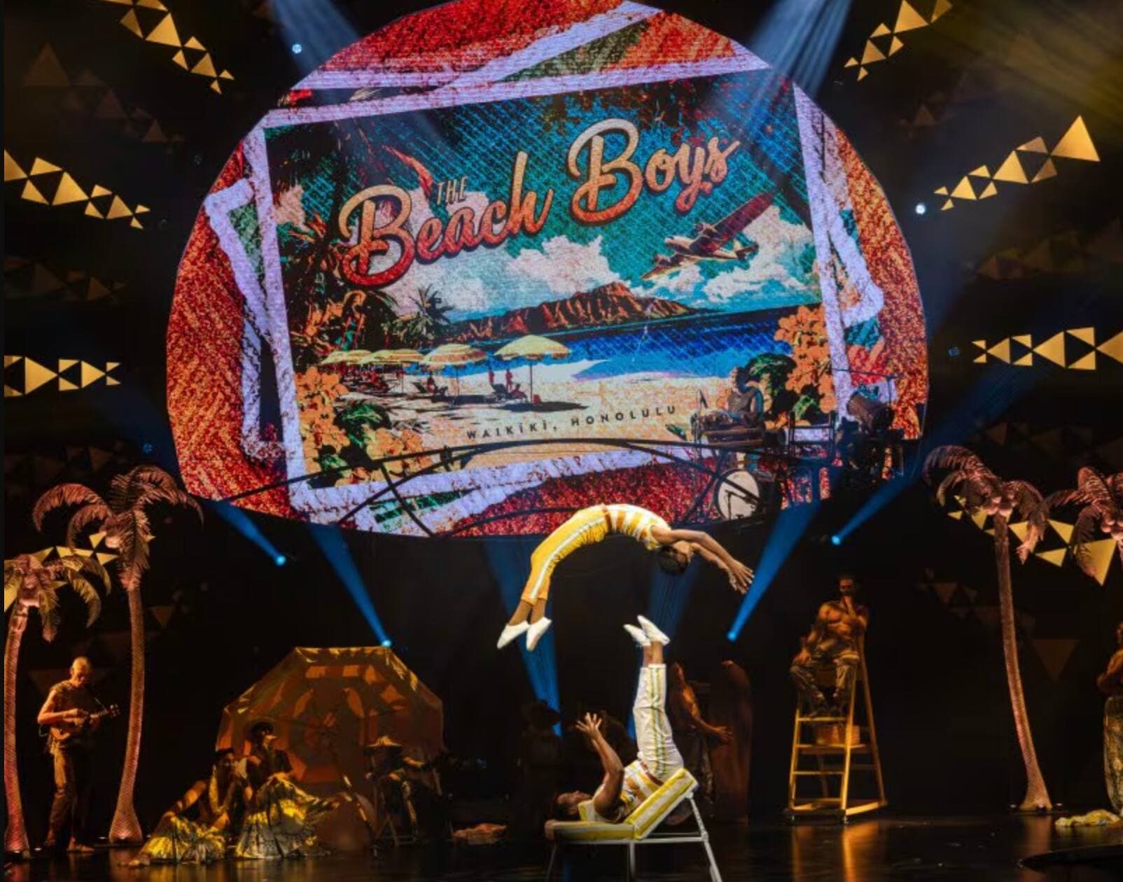 Le nouveau spectacle fixe Auana vient d'ouvrir à Honolulu, à Hawaï.