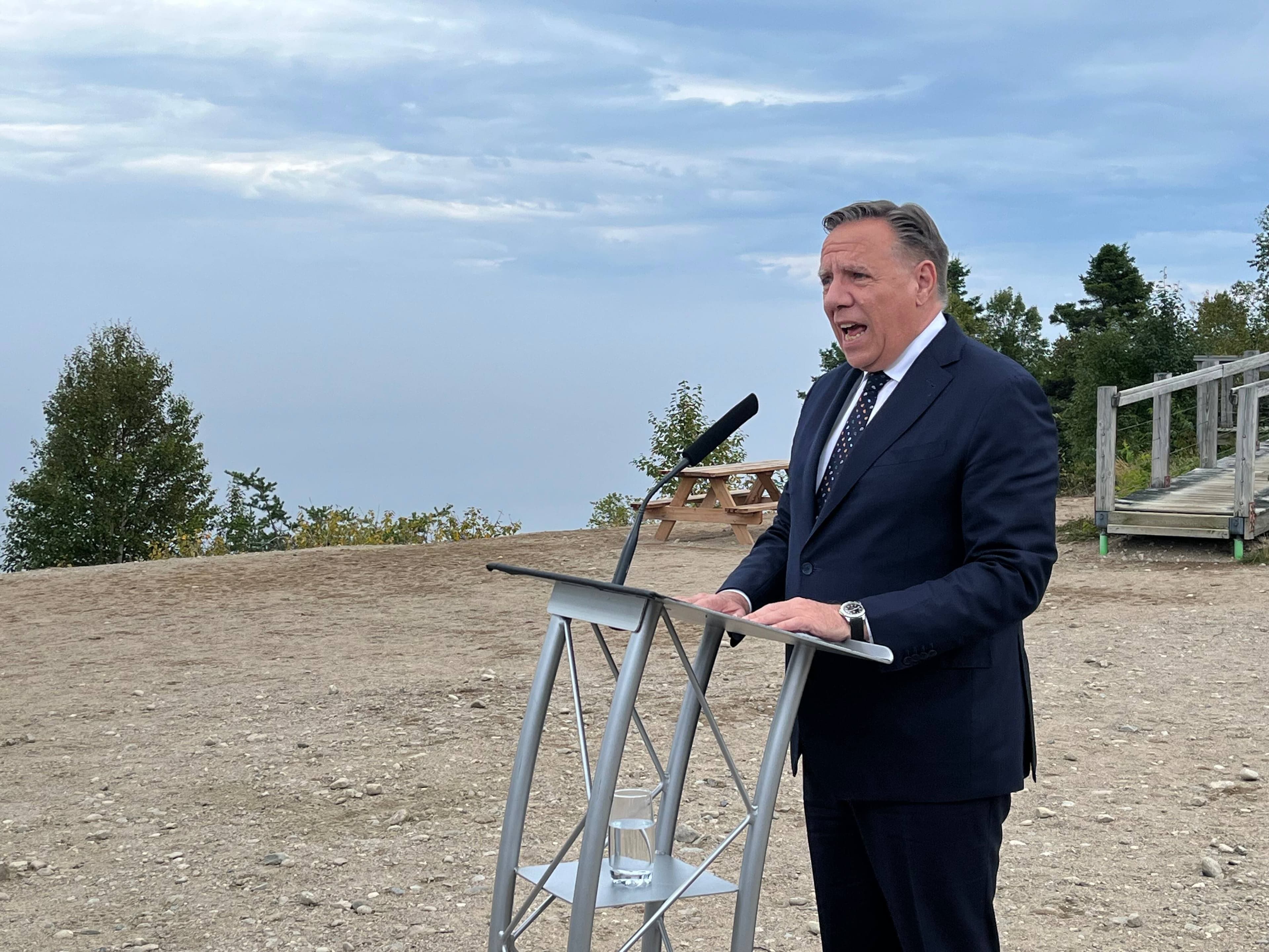 Le premier ministre sortant offre ses condoléances à la famille royale 