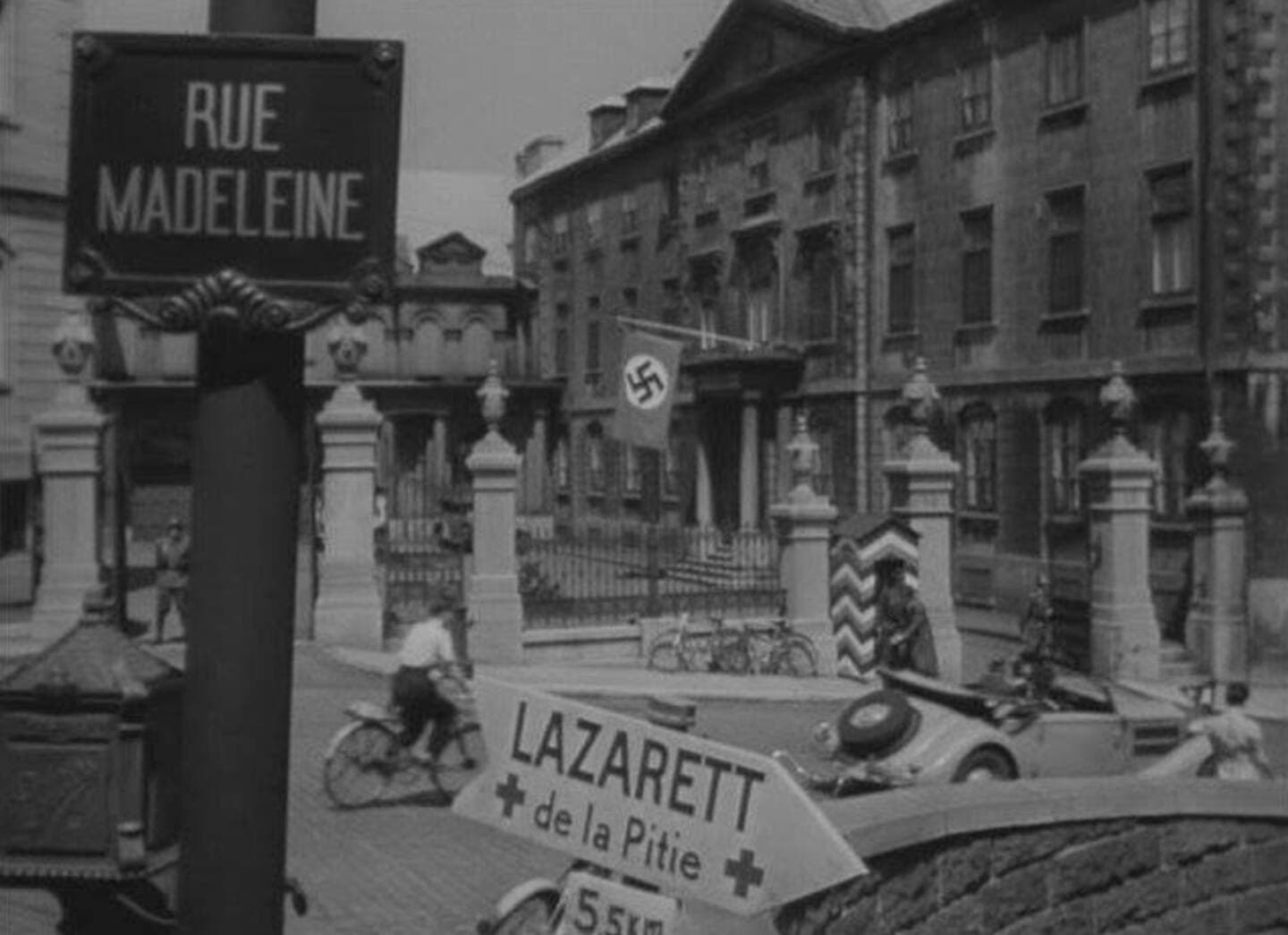 L'archevêché de Québec transformé en édifice nazi pour le film «13, rue Madeleine»