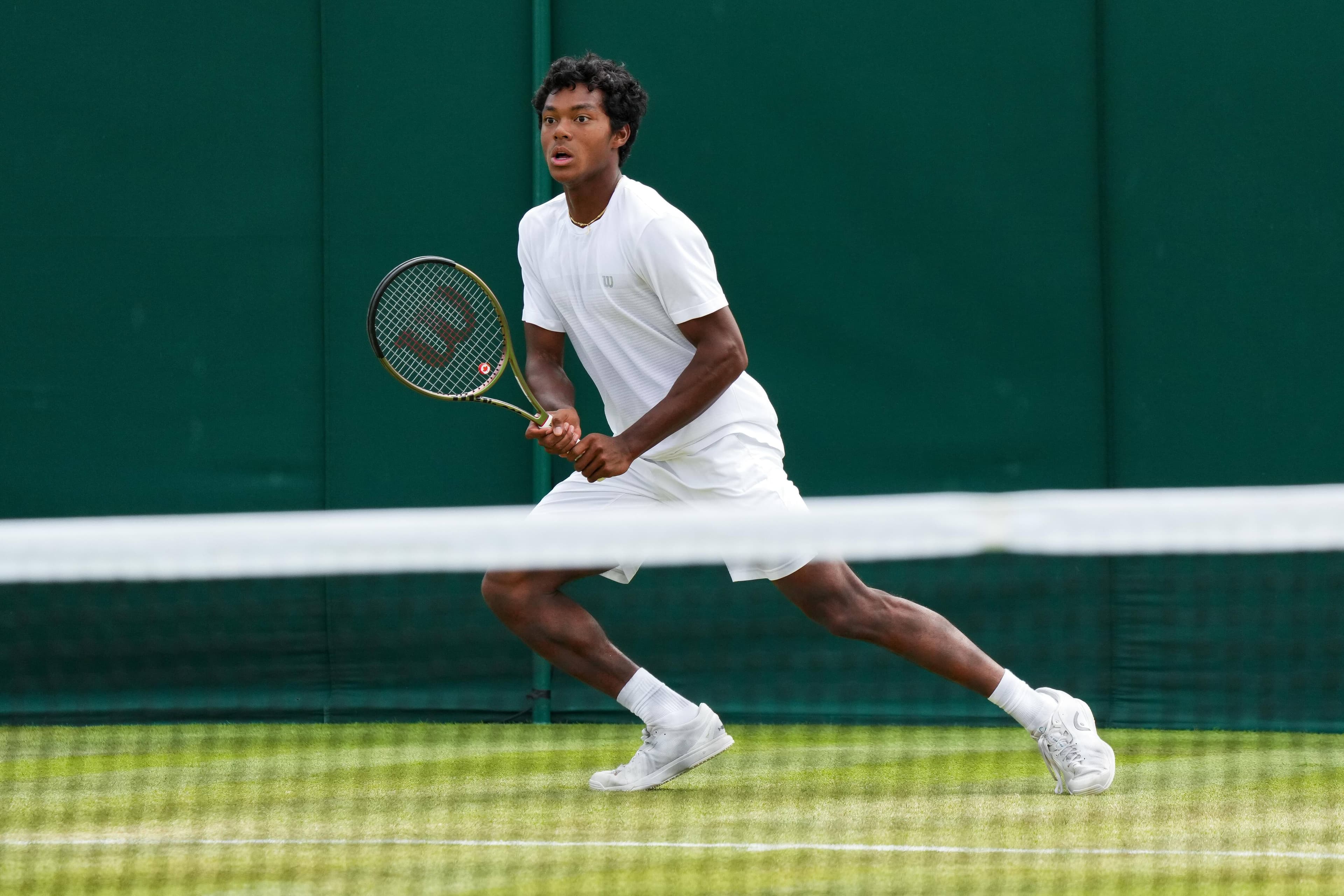 Le Québécois Jaden Weekes, joueur de tennis junior à Tennis Canada, se souviendra longtemps de son voyage à Wimbledon.