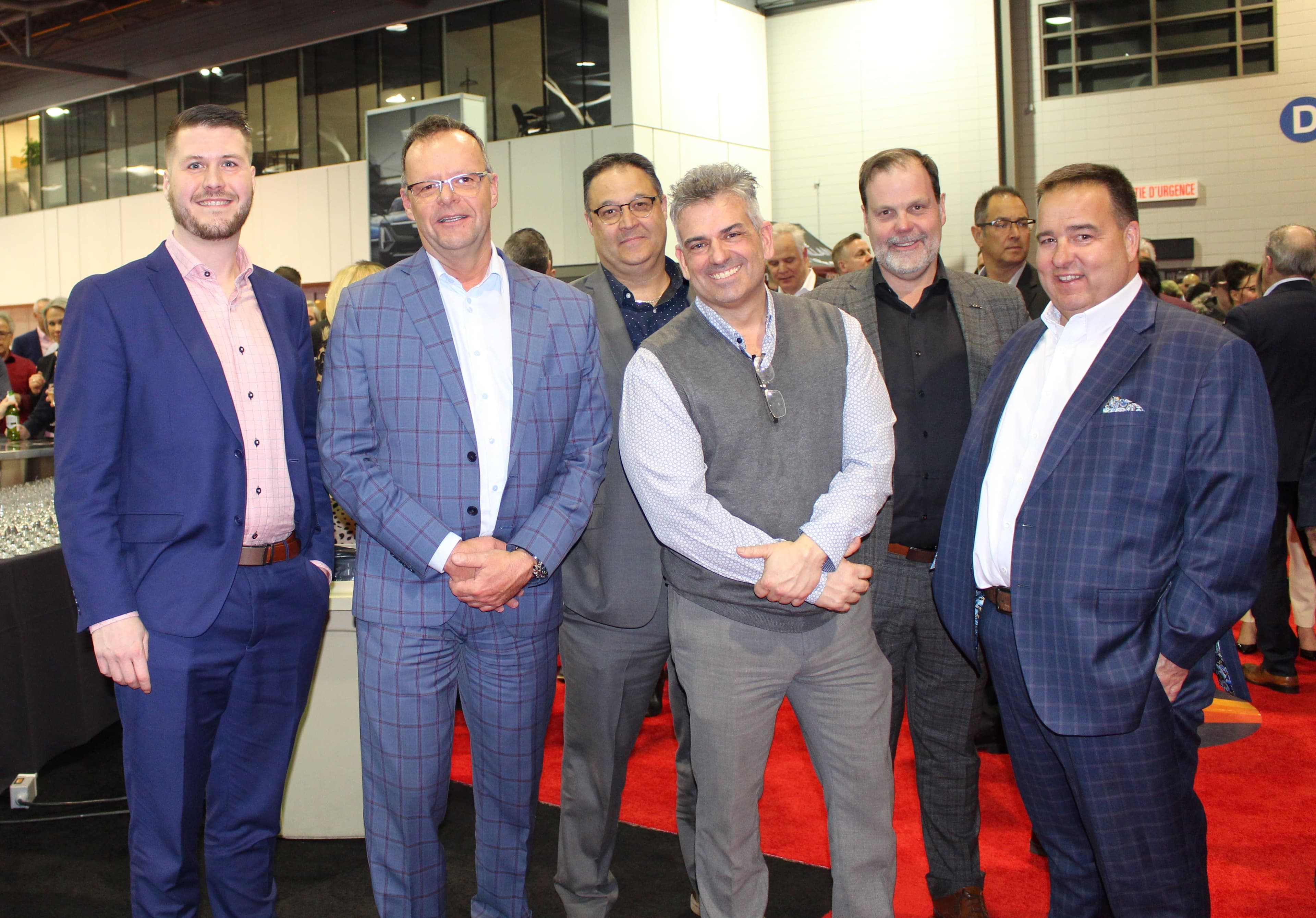 Gabriel Champagne, Steeve Michel, André Vigneault, Steeve Beaulieu, Mario Boivin et Serge Beaudoin de Force KIA Québec.