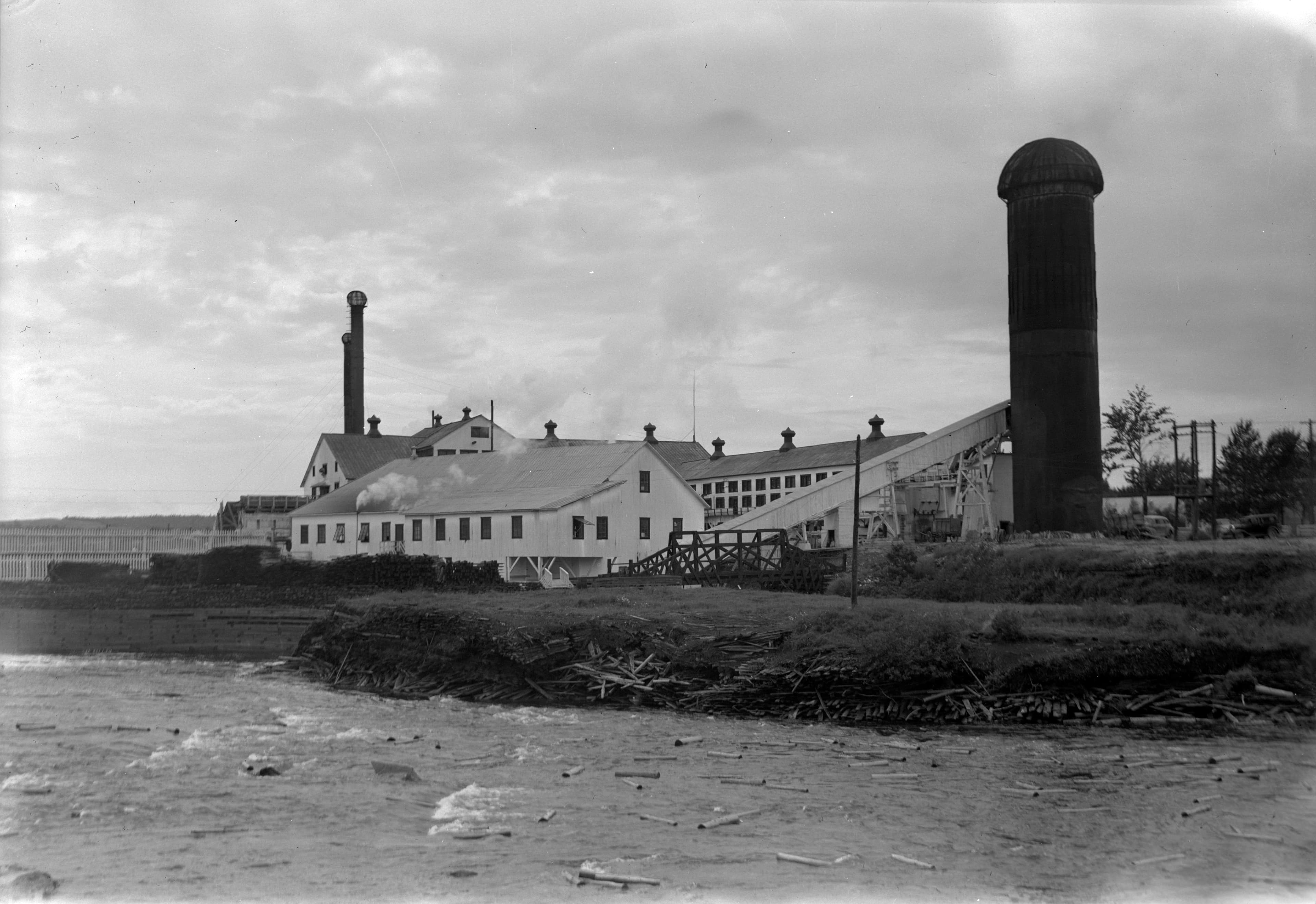 Scierie de la Price Brothers, à Matane, 1943.