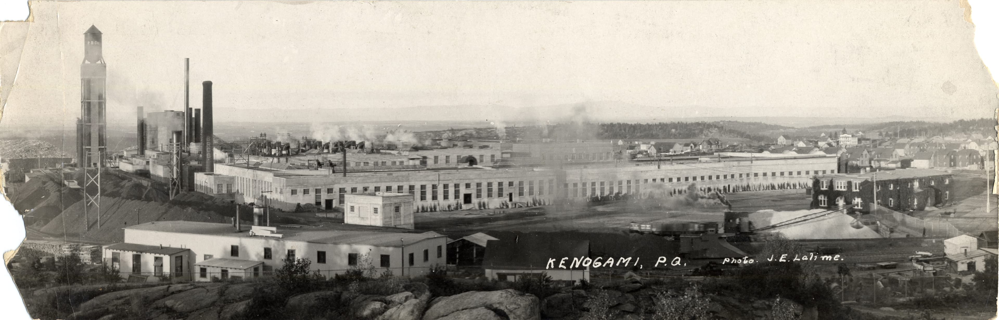 Les usines de la compagnie Price Brothers à Kénogami, vers 1940.