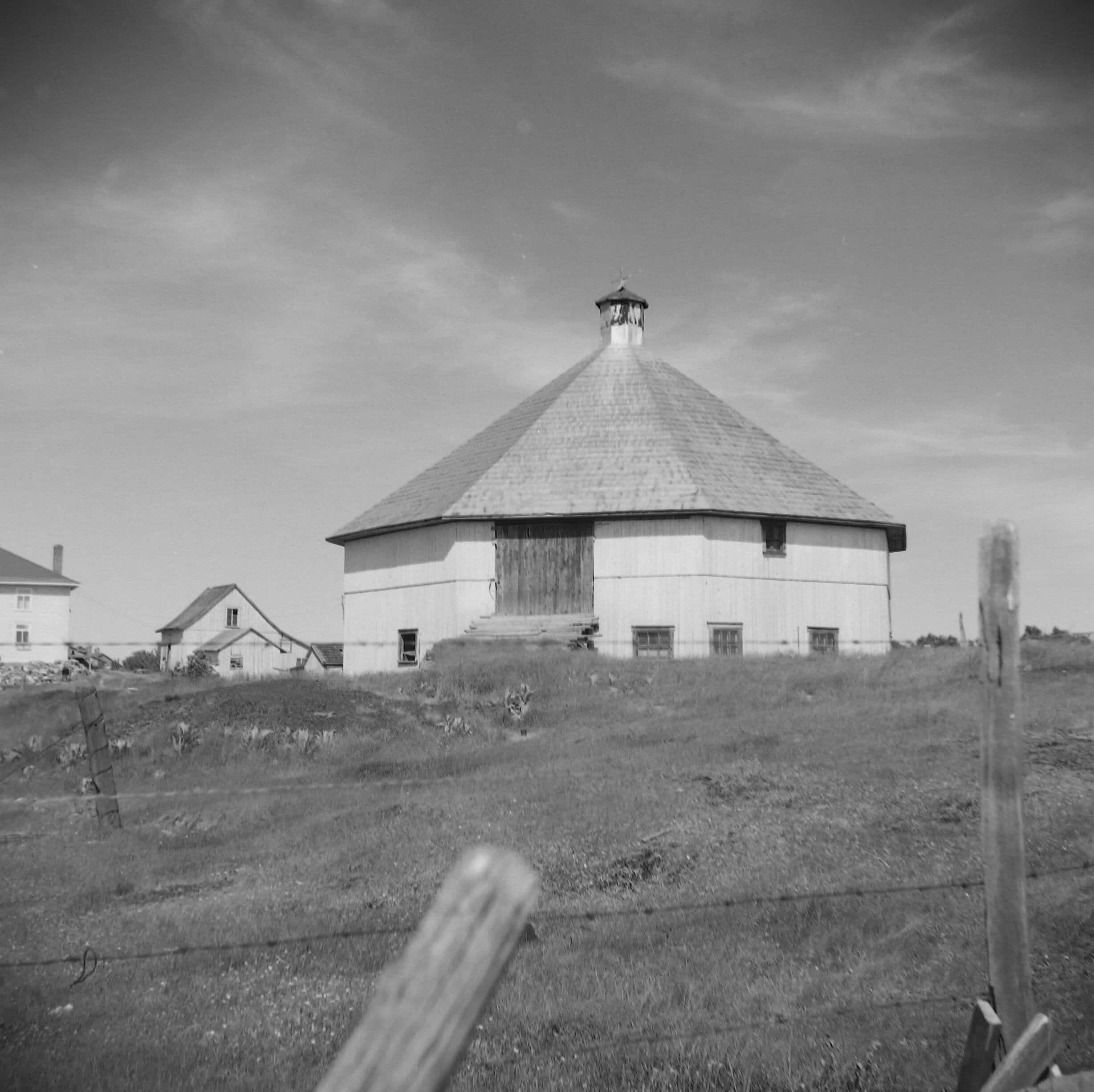 Saint-Jean-Port-Joli, L’Islet, grange octogonale, 1960.