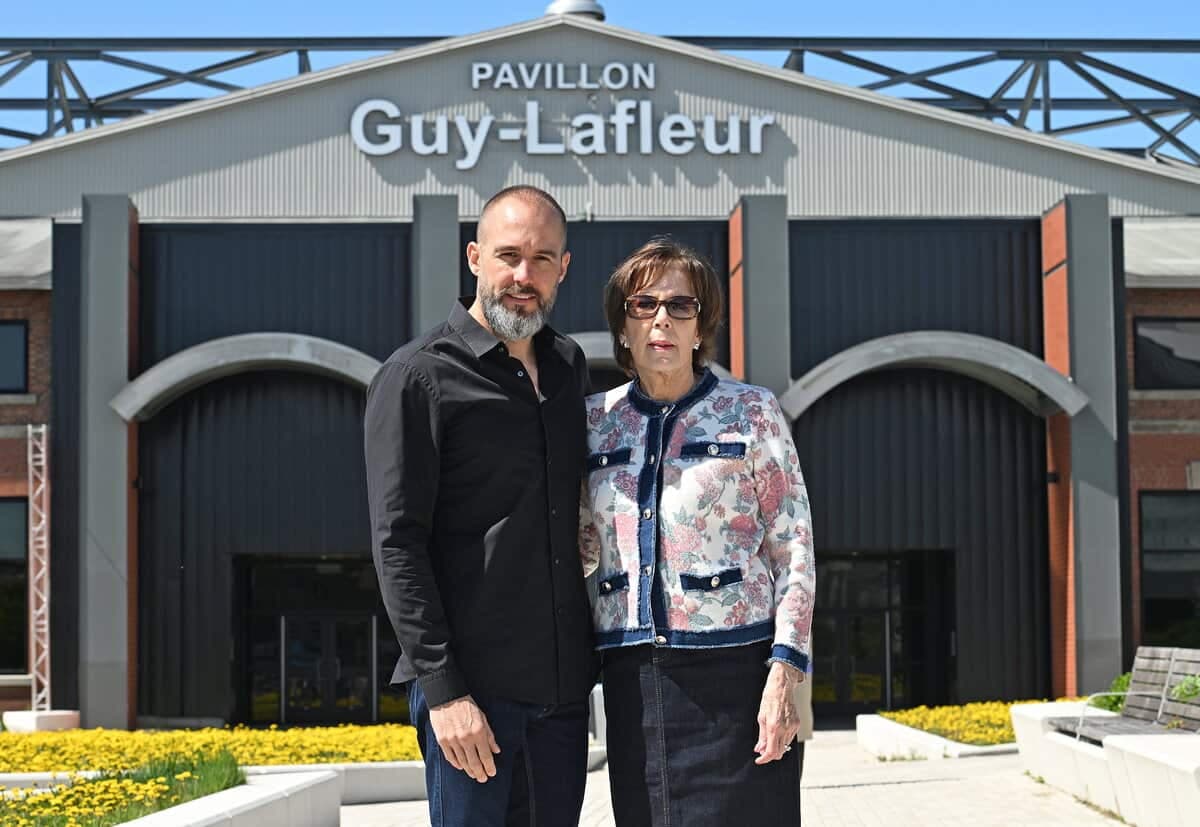 Le fils de Guy Lafleur, Martin, ainsi que l’épouse de l’idole regrettée d’innombrables amateurs de hockey, Lise, se disent fiers que le pavillon Guy-Lafleur soit officiellement lettré ainsi.