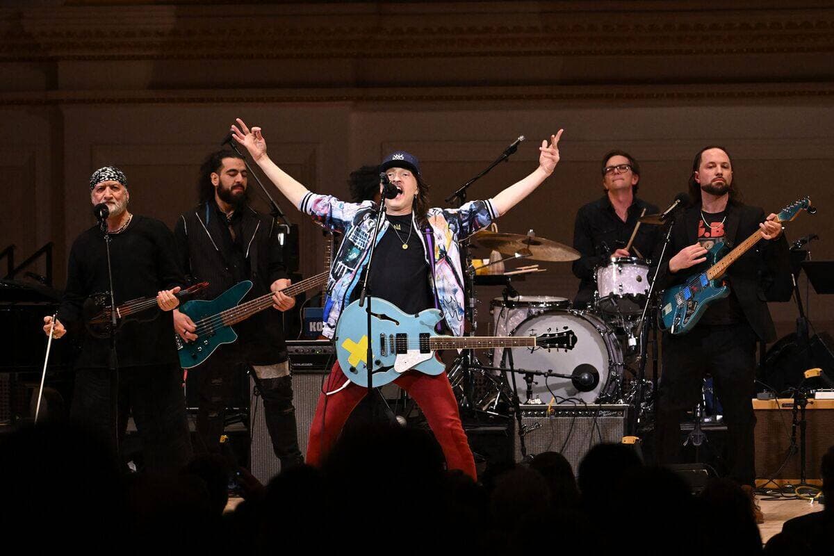 Gogol Bordello se produira pour la deuxième fois au Festif! de Baie-Saint-Paul. Le groupe new-yorkais était de la programmation en 2019.