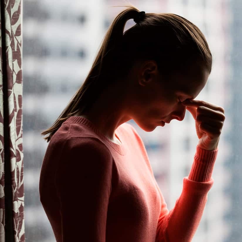 4 types de maux de tête: symptômes et traitements