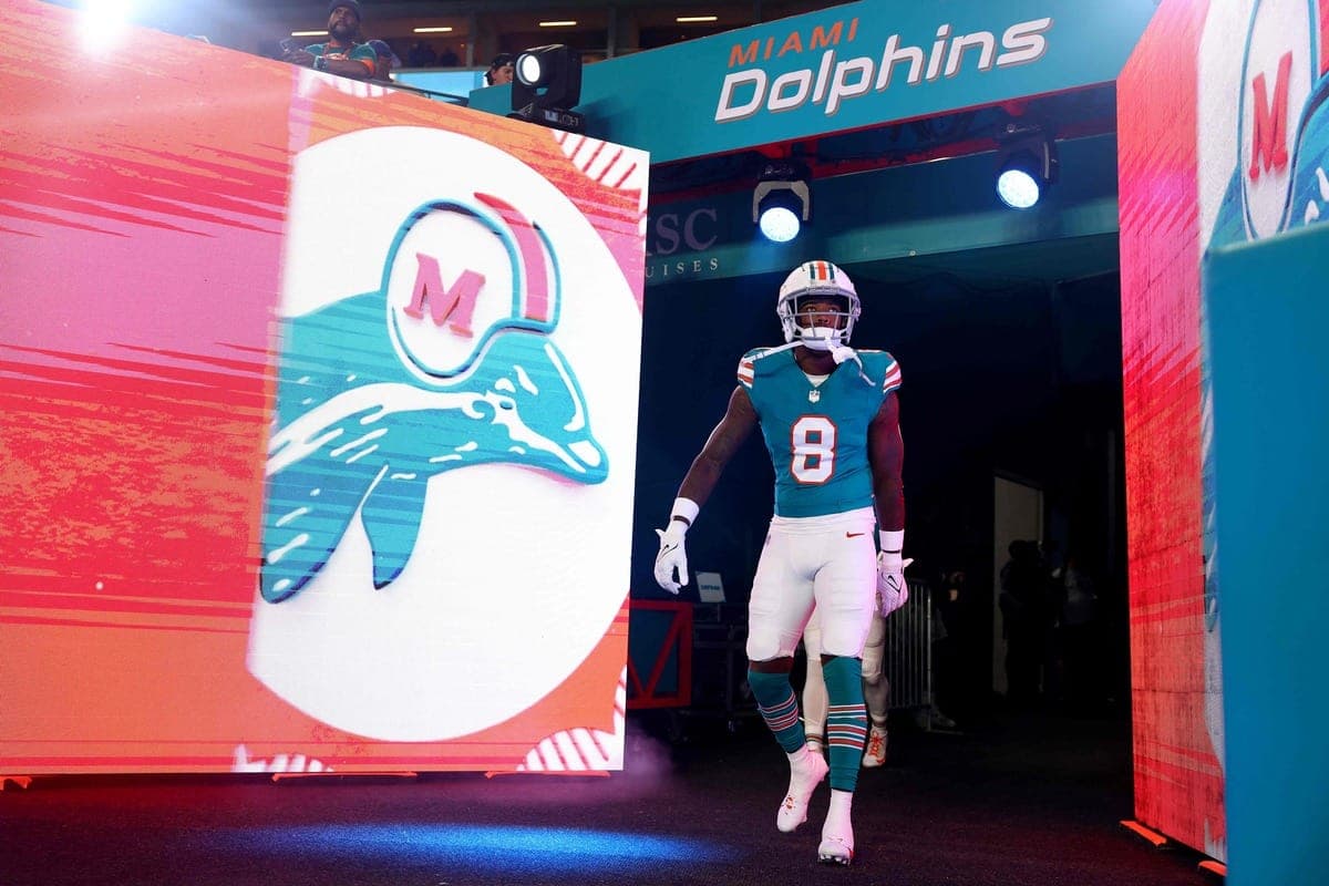 Après avoir porté les couleurs des Dolphins pendant quatre saisons pour amorcer sa carrière, le jeune maraudeur Jevon Holland s'en va chez les Giants.