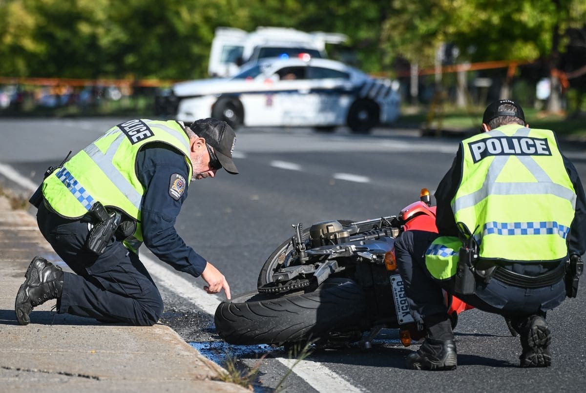 Un motocycliste de 34 ans est décédé après avoir été impliqué dans une collision sur le boulevard Cousineau, dans le secteur de Saint-Hubert, à Longueuil, le 12 septembre dernier.