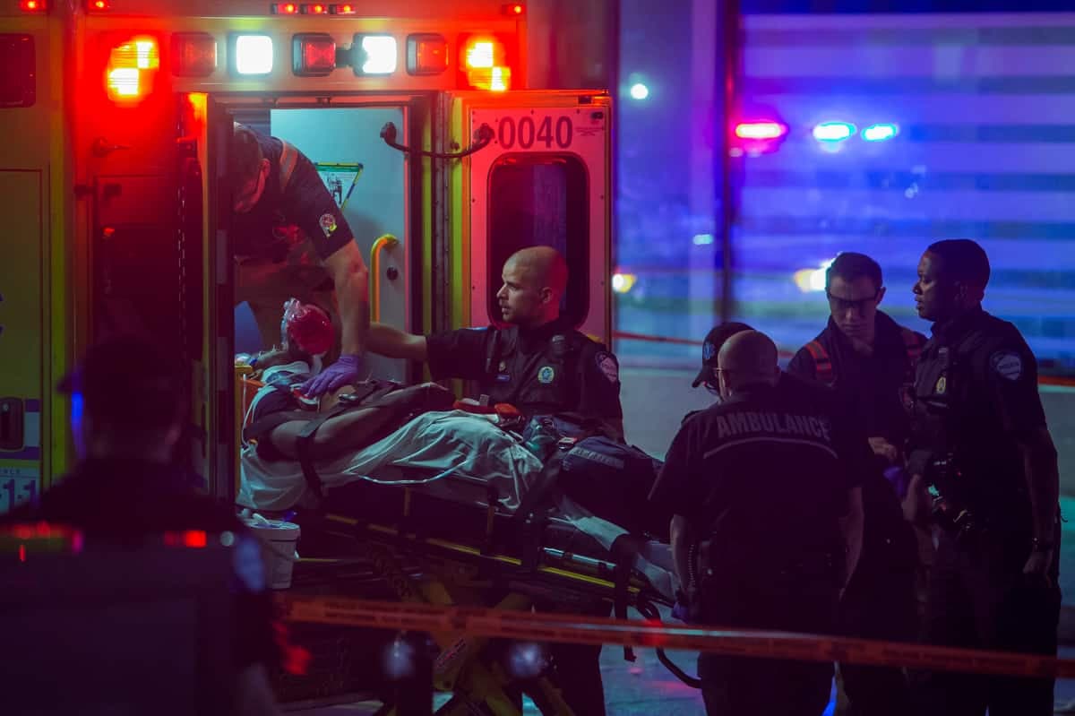 Un homme a été retrouvé gisant au milieu de la rue, près du parc Émilie-Gamelin, le 9 août 2018.