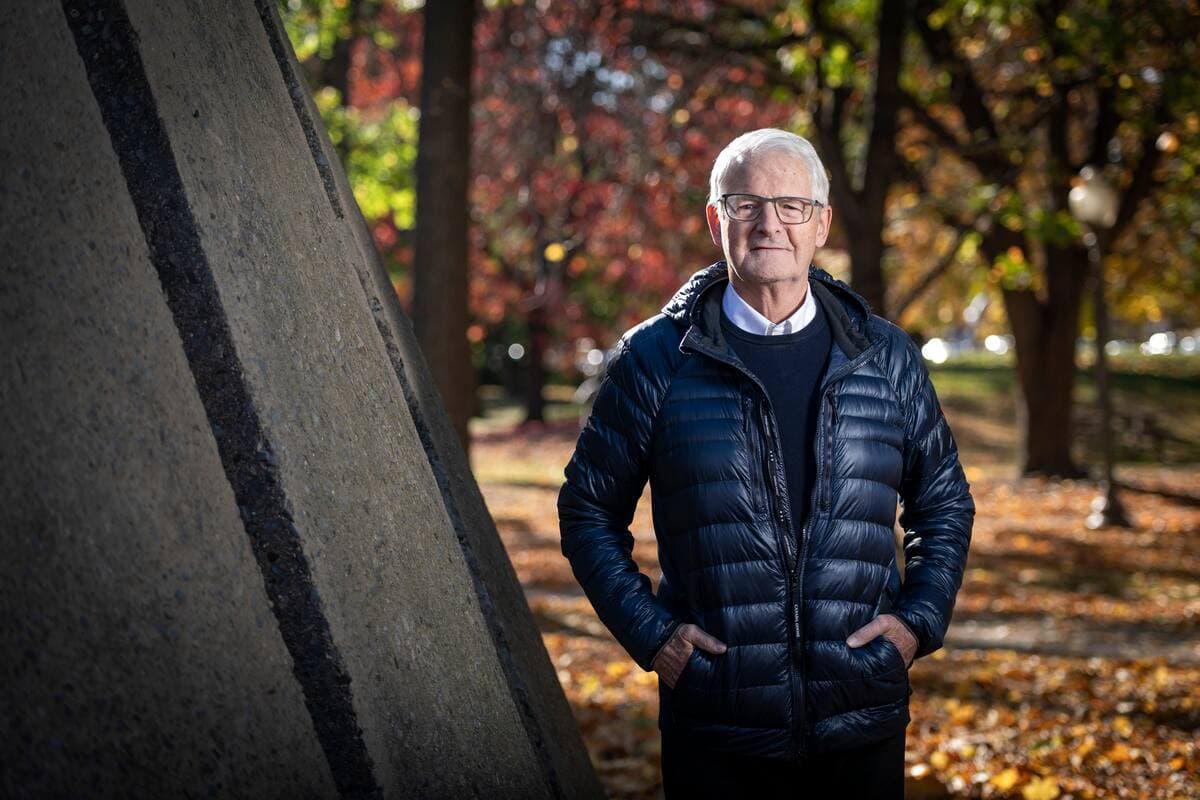 Marc Garneau, premier astronaute canadien, publie son autobiographie, «Le plus extraordinaire des voyages».
