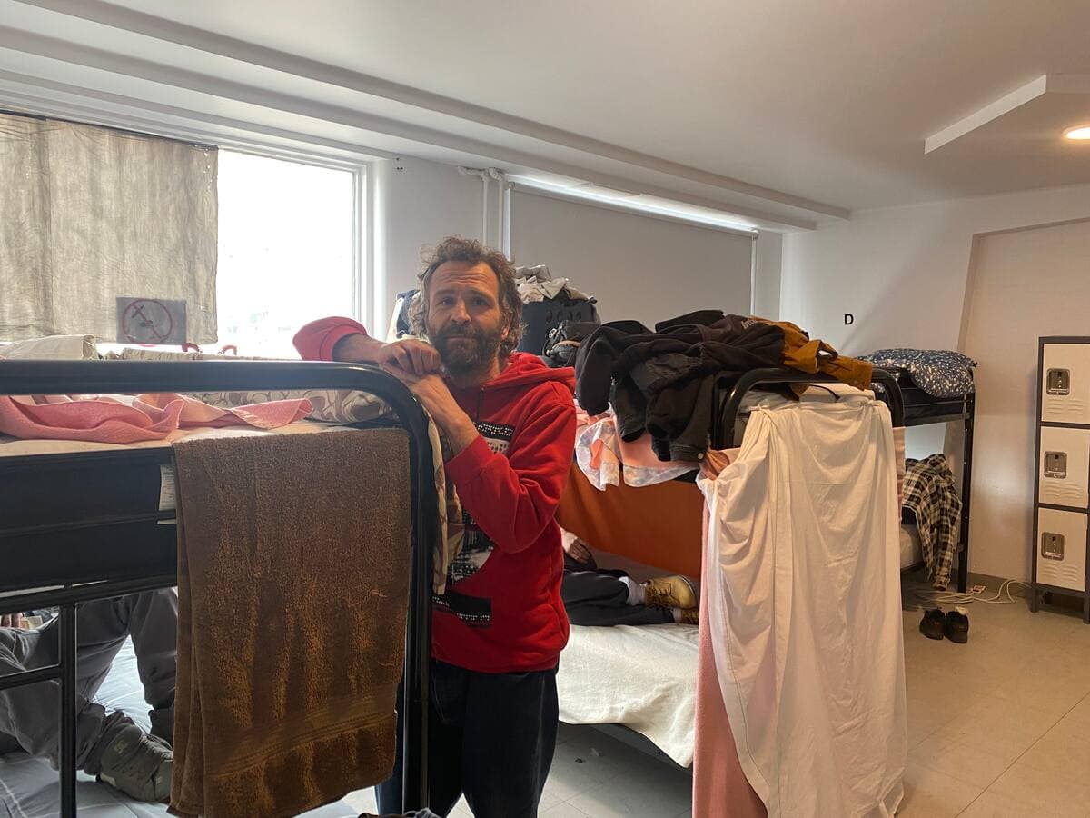 Frédéric Champoux espère trouver un travail qui lui permettra de sortir de la rue et de laisser le lit qu’il occupe à la Maison du soleil levant à quelqu’un d’autre.