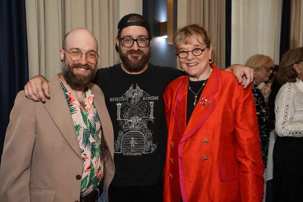 Menoncle Jason (Leblanc) lauréat 2025, Joey Robin Haché (lauréat 2025) en compagnie d'Édith Butler