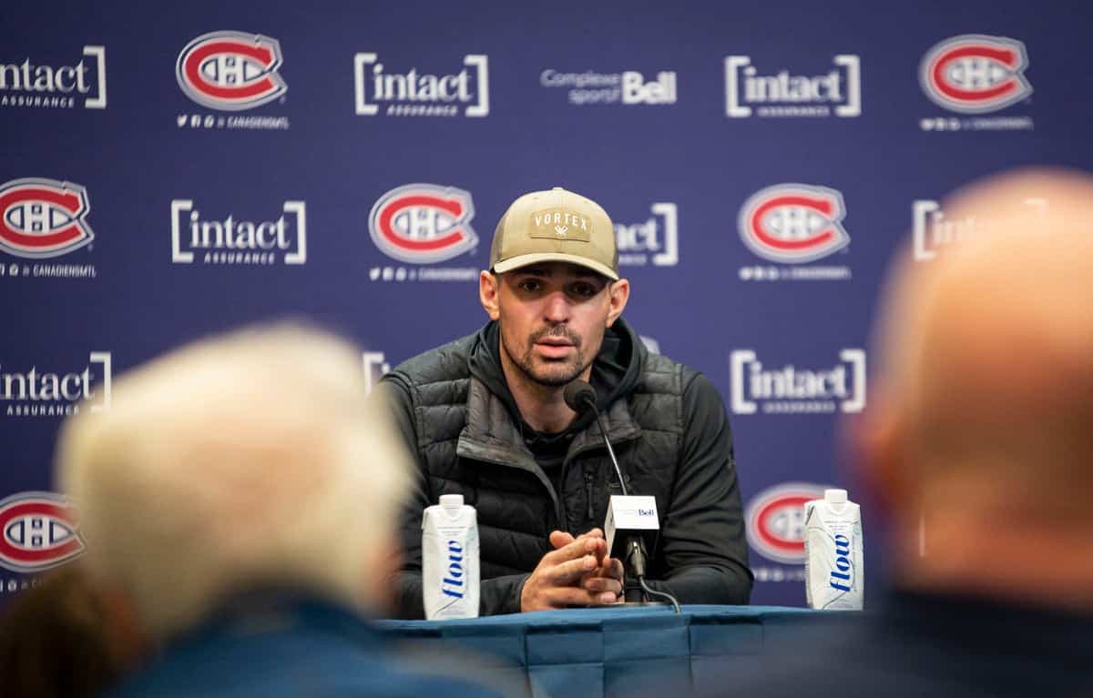 Le gardien du Canadien Carey Price a raconté aux journalistes, ce lundi à Brossard, qu’il espère ne plus avoir mal à son genou droit au quotidien .