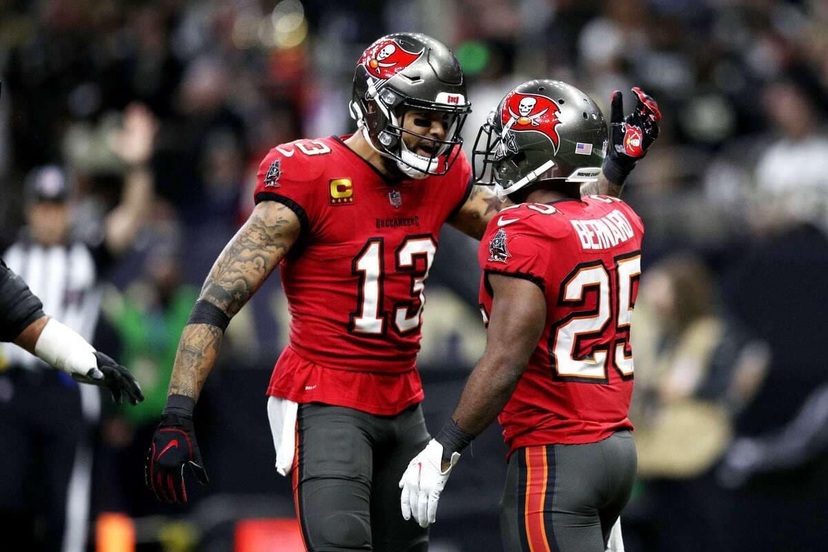 Mike Evans et Giovani Bernard
