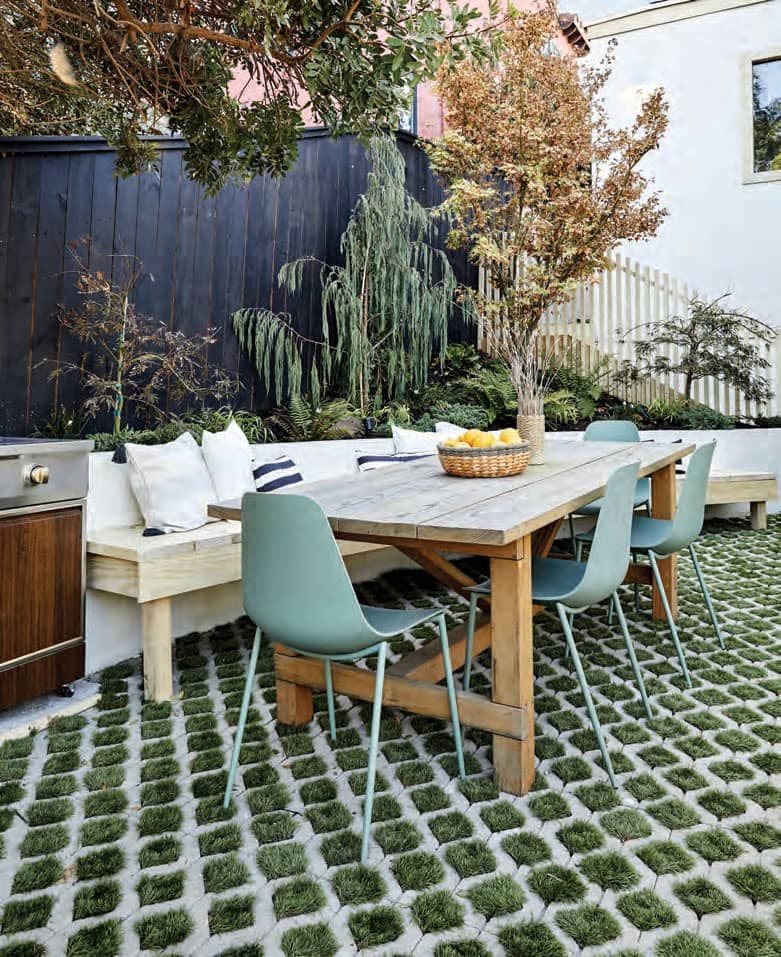 Virtually here studios